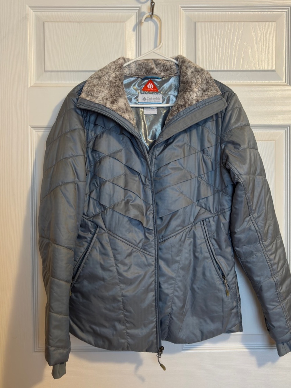 Columbia Women's Silver-Gray Quilted Puffer Jacket with Sherpa Collar